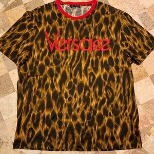 Men’s Versace T-shirt size Medium